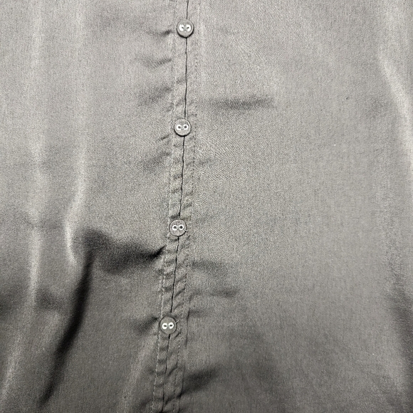 XL renuar polyester top 😁 - Picture 3 of 9